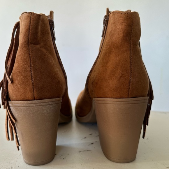 DIVIDED by H&M Cognac Suede Fringe Booties Size 8 - Picture 4 of 9